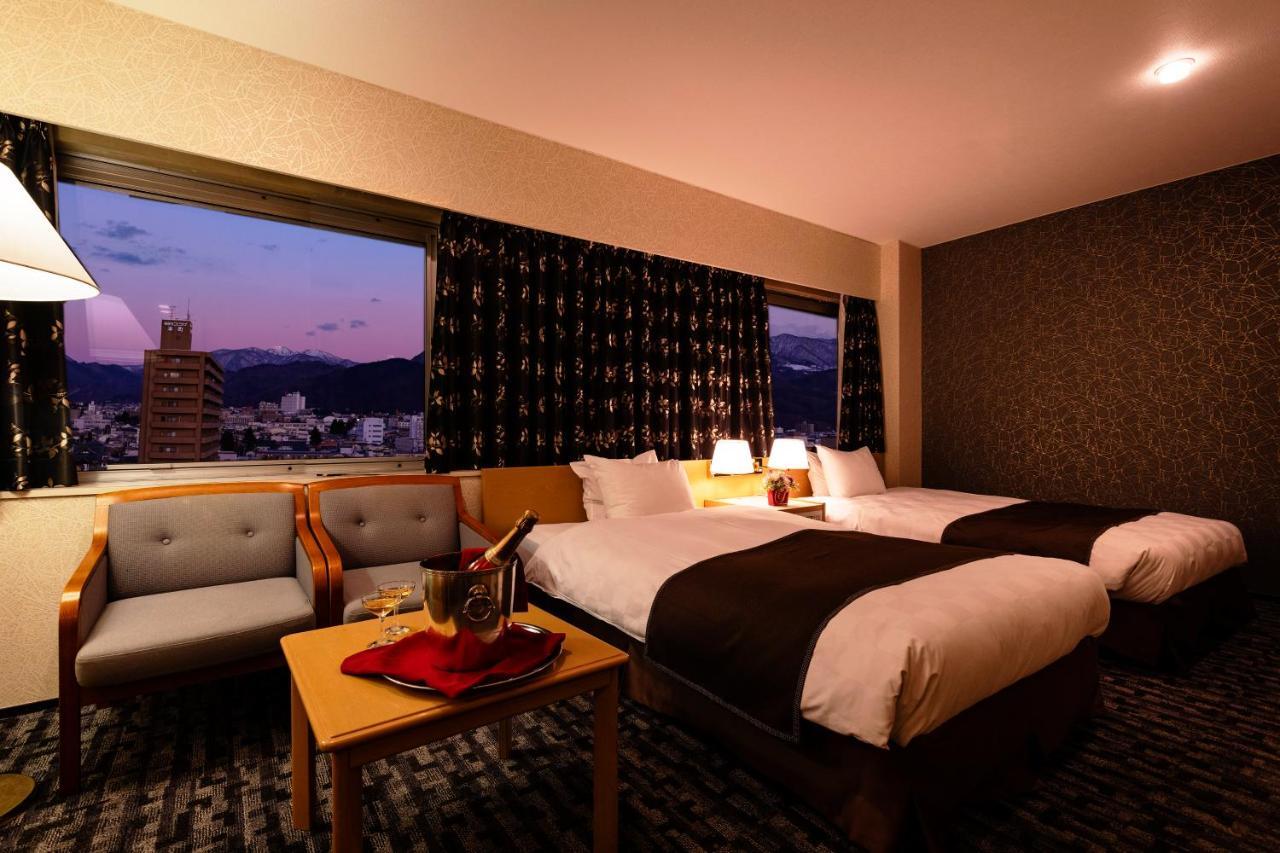 Yamagata Grand Hotel Екстер'єр фото
